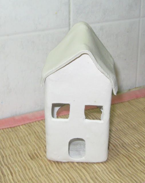 Φτιαξτε πανεμορφα Χριστουγεννιάτικα σπιτάκια και γουρια από πηλό