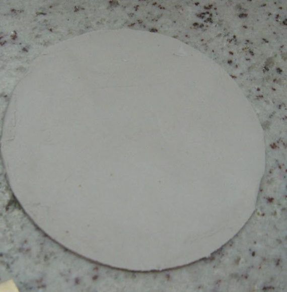 Φτιαξτε πανεμορφα Χριστουγεννιάτικα σπιτάκια και γουρια από πηλό