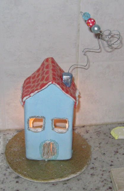 Φτιαξτε πανεμορφα Χριστουγεννιάτικα σπιτάκια και γουρια από πηλό