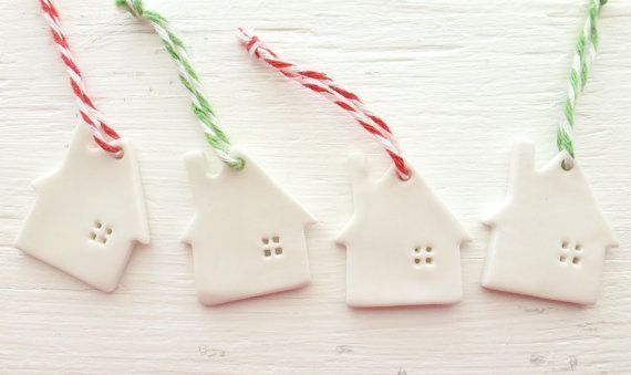 Φτιαξτε πανεμορφα Χριστουγεννιάτικα σπιτάκια και γουρια από πηλό