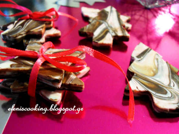 Χριστουγεννιάτικα Σοκολατάκια με τρια υλικα