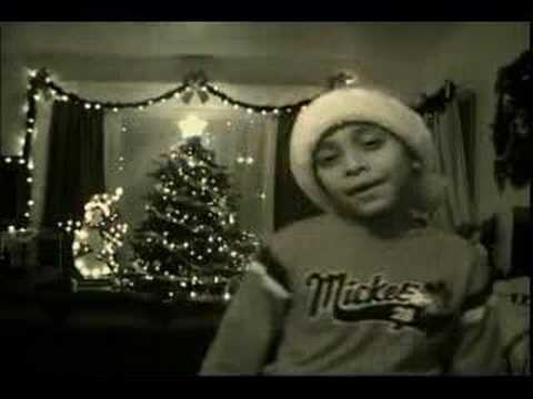 Η τραγική ιστορία του μικρούλη που τραγουδάει το Mamacita donde esta Santa Claus.