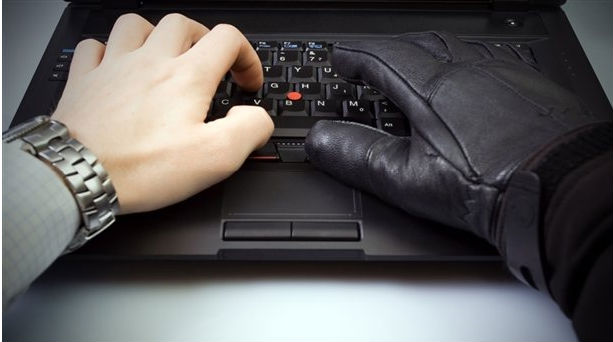 Συναγερμός στο Ιντερνετ: Χάκερς κλειδώνουν αρχεία σε υπολογιστές πολιτών και ζητούν λύτρα για να τα… ξεκλειδώσουν