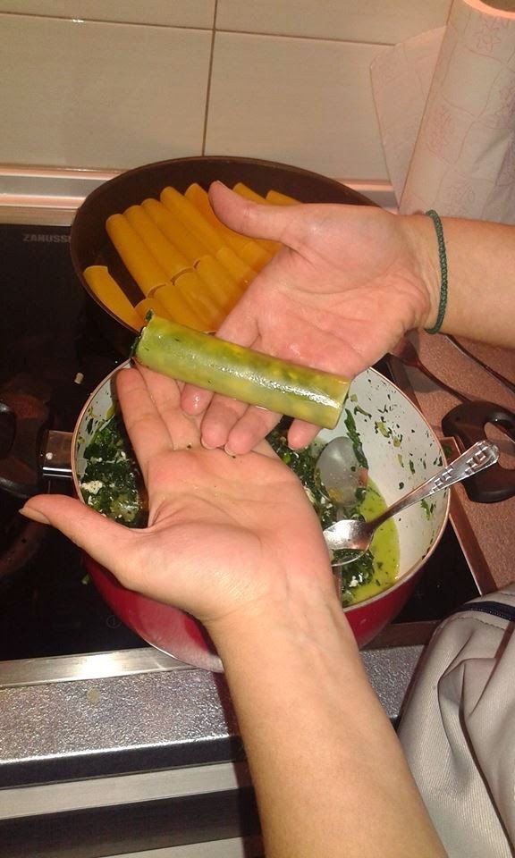 Λαχταριστά κανελόνια γεμιστά με σπανάκι!Μια συνταγη που πρεπει να δοκιμασετε βημα βημα