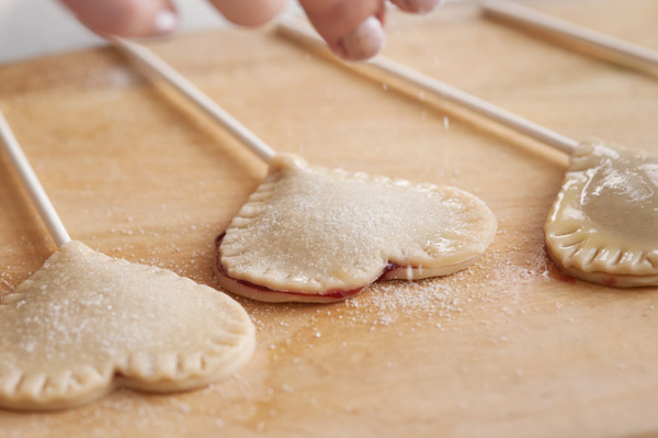 Δείτε πως να φτιάξετε βήμα βήμα pie pops με γέμιση! Η τέλεια ιδέα για παιδικό πάρτυ!