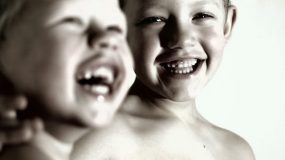 έξυπνα tips για να εξασφαλίσετε παιδικά χαμόγελα στα «κλικαρίσματα» της φωτογραφικής σας μηχανής.