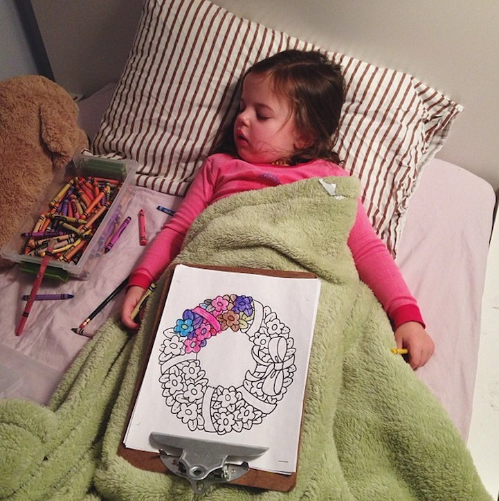 Γνωρίστε τη Roozle!Το τετράχρονο κορίτσακι που ζωγραφίζει μέχρι να αποκοιμηθεί!