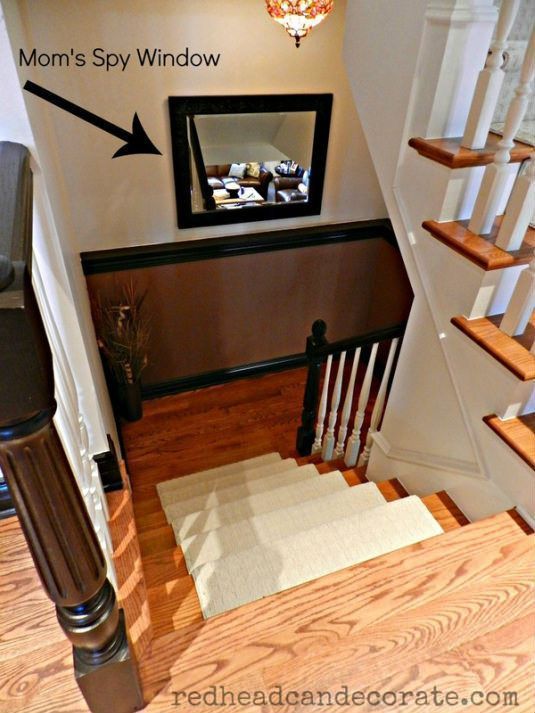 Βάλτε ένα "παράθυρο κατάσκοπος", ώστε να μην χρειάζεται να πάει όλος ο τρόπος κάτω κάθε φορά που θέλετε να ελέγξετε για τα παιδιά.