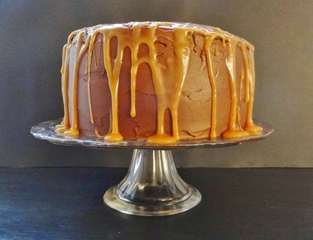 Πανδαισία γεύσεων! Τούρτα -κέικ με βουτυρόκρεμα ,ganache σοκολάτας και καραμέλα!