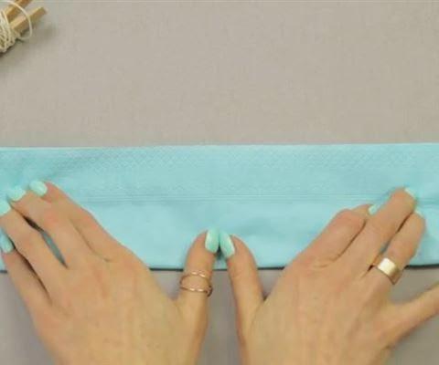 Δίπλωσε μια χαρτοπετσέτα στη μέση…Στιγμές αργότερα;Αυτό θα το κάνω σίγουρα  στο πασχαλινό τραπέζι!