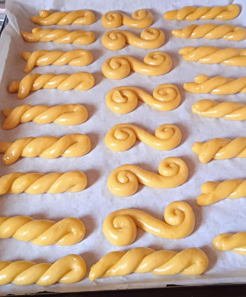 Πασχαλινά κουλουράκια της Βεφας