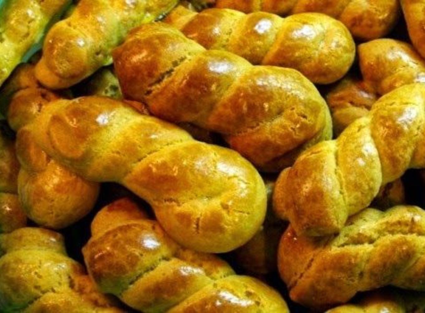 Πασχαλινά κουλουράκια της Βεφας Πασχαλινά κουλουράκια της Βεφας