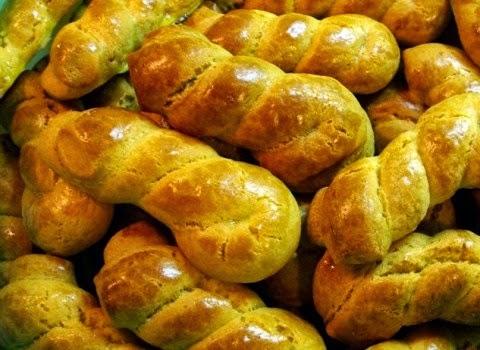 Συνταγη για νόστιμα και αρωματικά Πασχαλινά κουλουράκια της Βεφας Αλεξιαδου