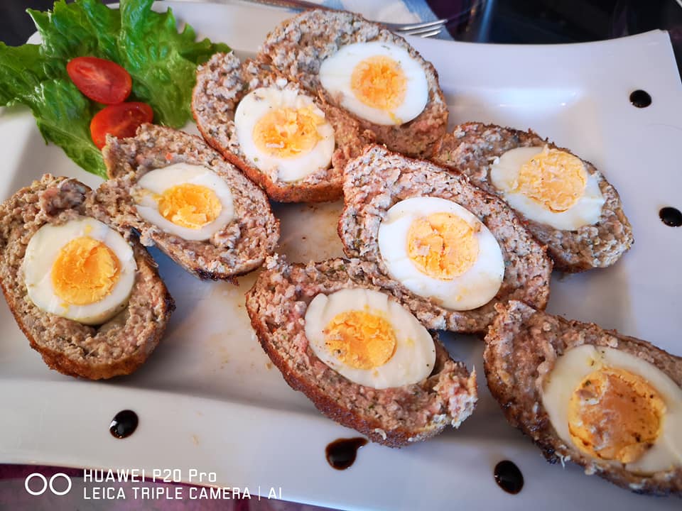 Συνταγές με τα αυγά,τα τσουρέκια και το αρνί που περίσσεψε από το Πάσχα!