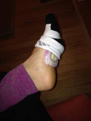 Κρεμμύδια στα πόδια σύρει έξω τις τοξίνες σύμφωνα με την κινεζική ιατρική.