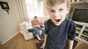 Αυτά είναι τα σημαντικότερα λάθη που κάνουν οι γονείς και κακομαθαίνουν το παιδί τους