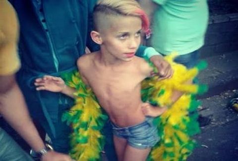 Το VIDEO που κάνει τον γύρο του διαδικτύου και προκαλεί σάλο: Το 10χρονο αγοράκι που πήρε μέρος στο Gay Pride