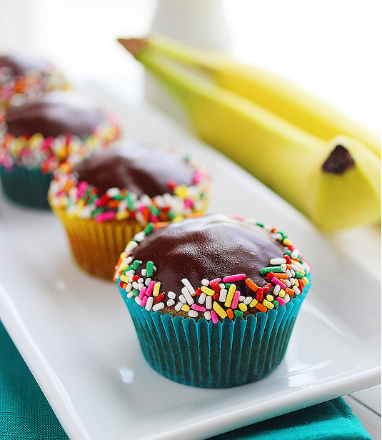 Πανεύκολα mini muffins με επικάλυψη σοκολάτας!