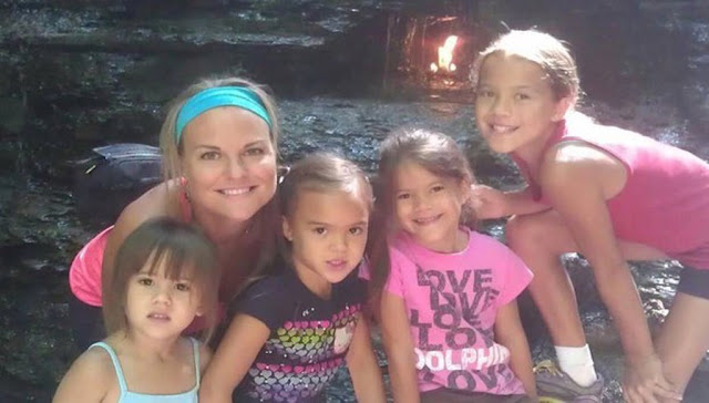 To μεγαλείο ψυχης: Μητέρα  υιοθέτησε τις τέσσερις κόρες της φίλης της όταν αυτη  έχασε τη μάχη με τον καρκίνο.