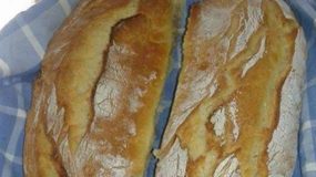 Συνταγή για ψωμί χωρίς ζύμωμα από την Μυρτώ Αγγέλου