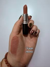 7 τροποι για να αξιοποιήσετε τα παλιά σας καλλυντικά (χωρίς να τα πετάξετε)