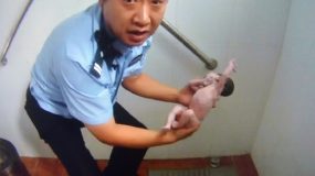 Πέταξαν νεογέννητο μωρακι σε δημόσιες τουαλέτες