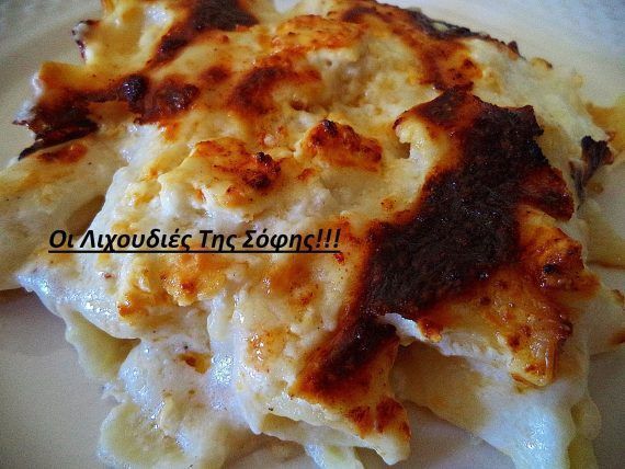 Φανταστικό σουφλέ ζυμαρικών με πένες και μπεσαμέλ τυριών από τη Σοφή Τσιώπου