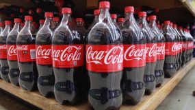 Τι συμβαίνει στο σώμα μας όταν πίνουμε Coca-Cola