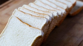 Τι μπορείτε να καθαρίσετε με το ψωμι του τοστ?