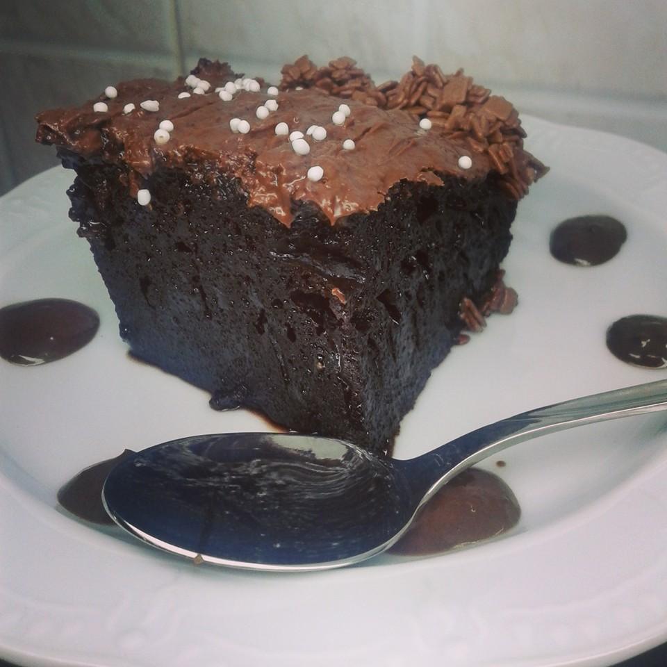 Η πιο νόστιμη και γρήγορη σοκολατόπιτα! Η πιο νόστιμη και γρήγορη σοκολατόπιτα!