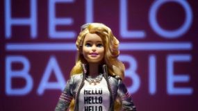 Σοκαριστικό: Hello barbie,η κούκλα που κατασκοπεύει τα παιδιά