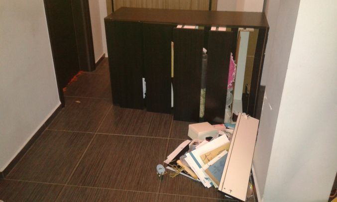 Η συρταρίέρα που έπεσε κυριολεκτικά 5 εκατοστά απο το παιδι μου!