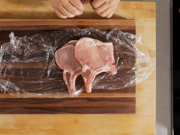 Ξεπάγωσε το κατεψυγμένο κρέας σε λίγα λεπτά! (ΒΙΝΤΕΟ)