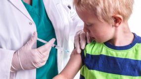 Αυτές είναι οι τελευταίες συστάσεις για τον εμβολιασμό στα παιδιά