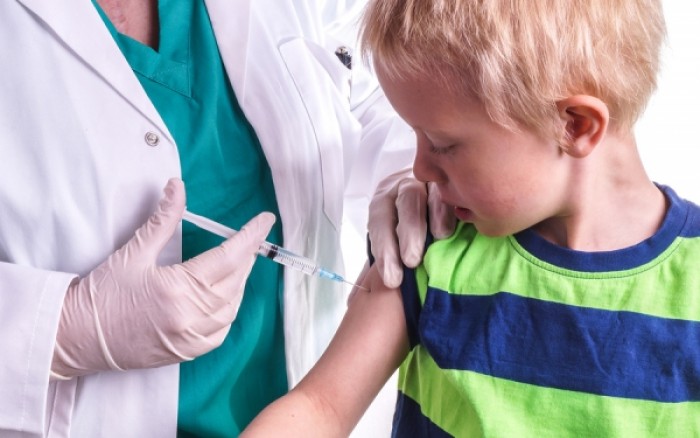 Εμβόλια: Ποια είναι τα υποχρεωτικά, πόσο διαρκούν, γιατί είναι προτιμότερα τα πολυδύναμα