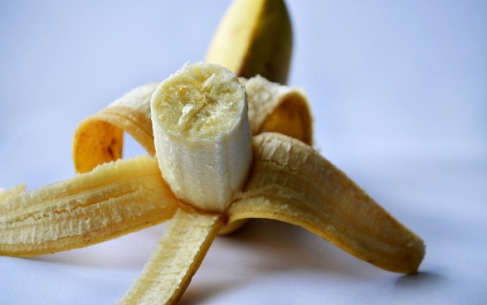 Δείτε πως θα αξιοποιήσετε τη φλούδα της μπανάνας!