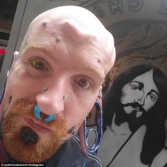 Τατουάζ στο μάτι: Η νέα επικίνδυνη μόδα που προκαλεί τύφλωση και καρκίνο ΕΙΚΟΝΕΣ