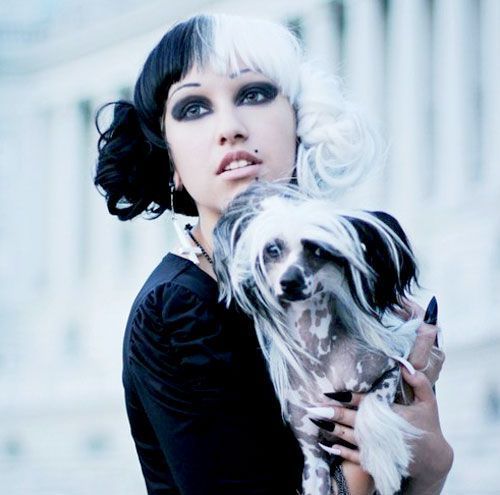 Ασπρόμαυρα μαλλιά!Ένα ιδιαίτερο στυλ των δύο άκρων στο μαλλί σας! ΕΙΚΟΝΕΣ