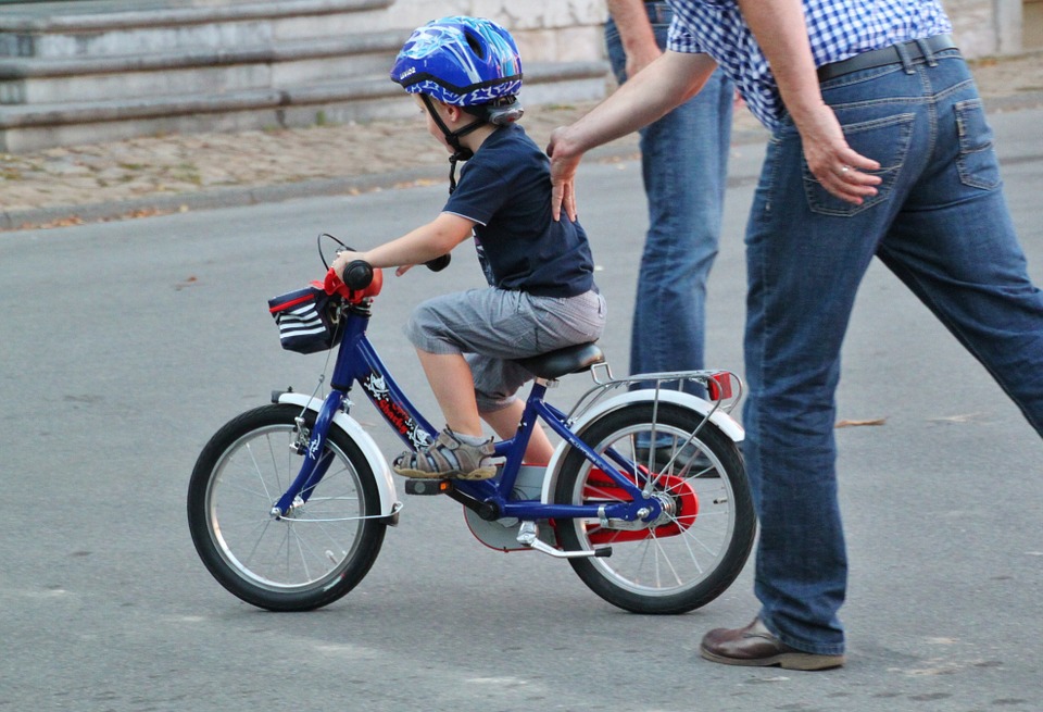 Πως να μάθετε το παιδί σας ποδήλατο σε μία ώρα