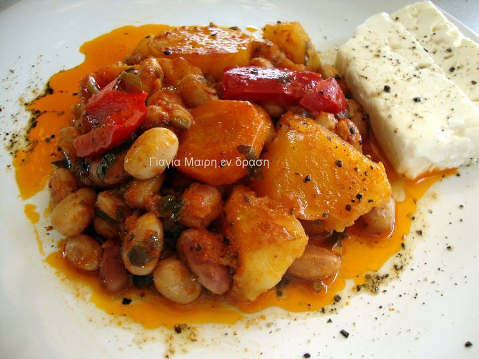 Φασόλια χάντρες στη γάστρα