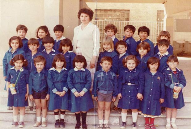6 ΦΕΒΡΟΥΑΡΙΟΥ 1982: καταργήθηκε η μπλε σχολική ποδιά!