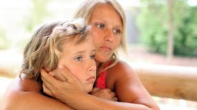 Υπερπροστασία γονέων: Οταν η αγάπη γίνεται εμπόδιο
