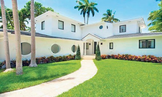 Αυτά είναι τα εντυπωσιακά σπίτια διάσημων Ελλήνων [θα πάθεις πλάκα]