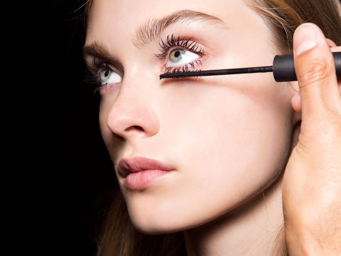 Πως θα φτιάξετε φυσική μάσκαρα