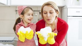 Kαθαρίζετε το σπίτι με χλωρίνη; Δείτε τι μπορεί να πάθει το παιδί…