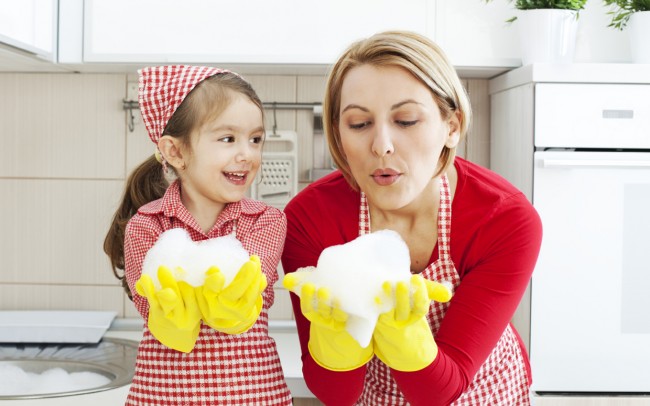 Kαθαρίζετε το σπίτι με χλωρίνη; Δείτε τι μπορεί να πάθει το παιδί…