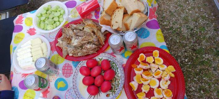 Μαγειρίτσα, αρνί, τσουρέκι -Πόσες θερμίδες έχουν τα φαγητά του Πάσχα