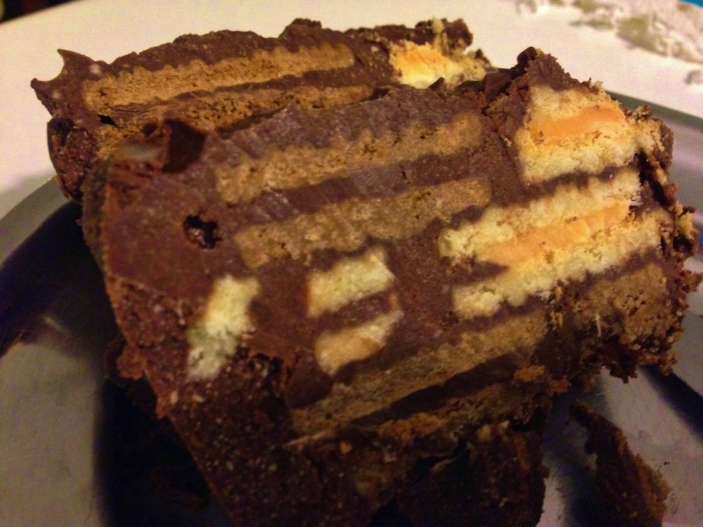 Κορμός σοκολάτας με γεμιστά μπισκότα