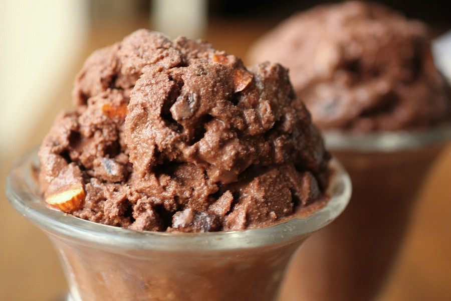 Φτιαξέ πεντανόστιμο παγώτο παρφέ σοκολάτα