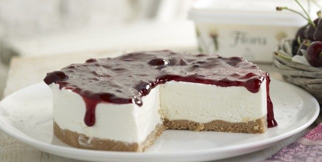 Τούρτα παγωτό Cheesecake με Βύσσινο! Τούρτα παγωτό Cheesecake με Βύσσινο!